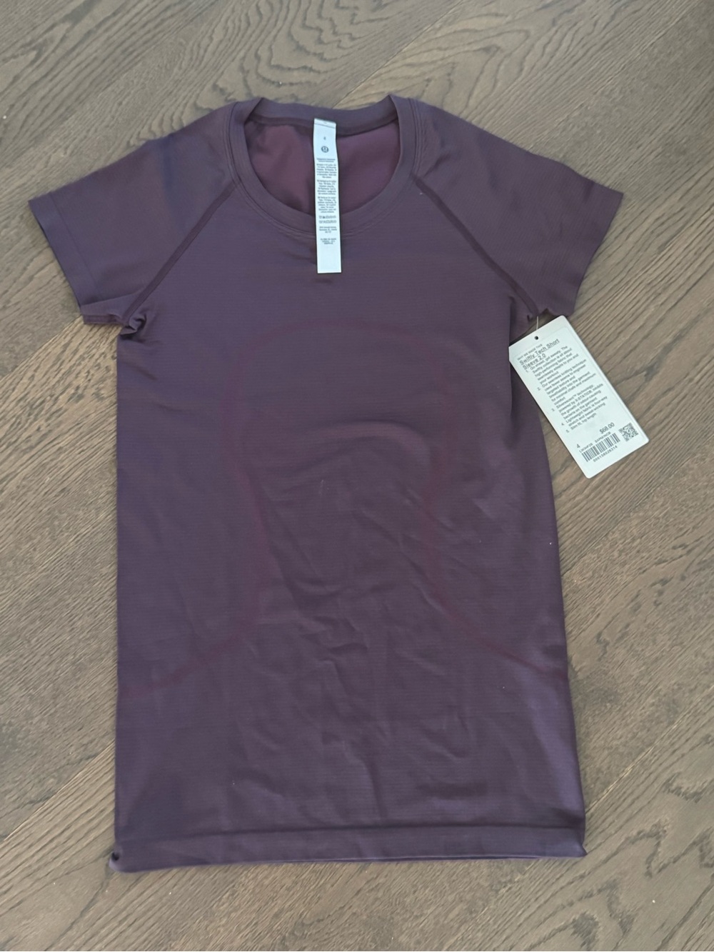 Lululemon brand new with tags swiftly tech short sleeve size 4 waist length